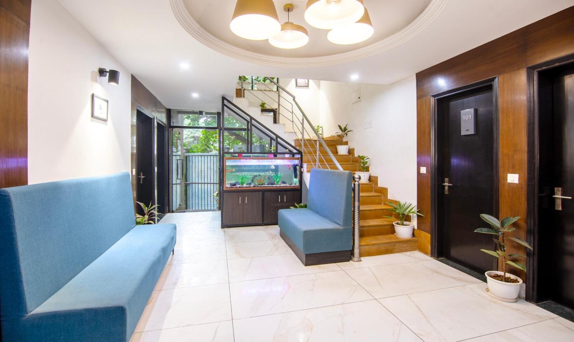 Super Townhouse Sushant Lok Phase 1 Formerly Hotel Neven Gurgaon Exterior photo