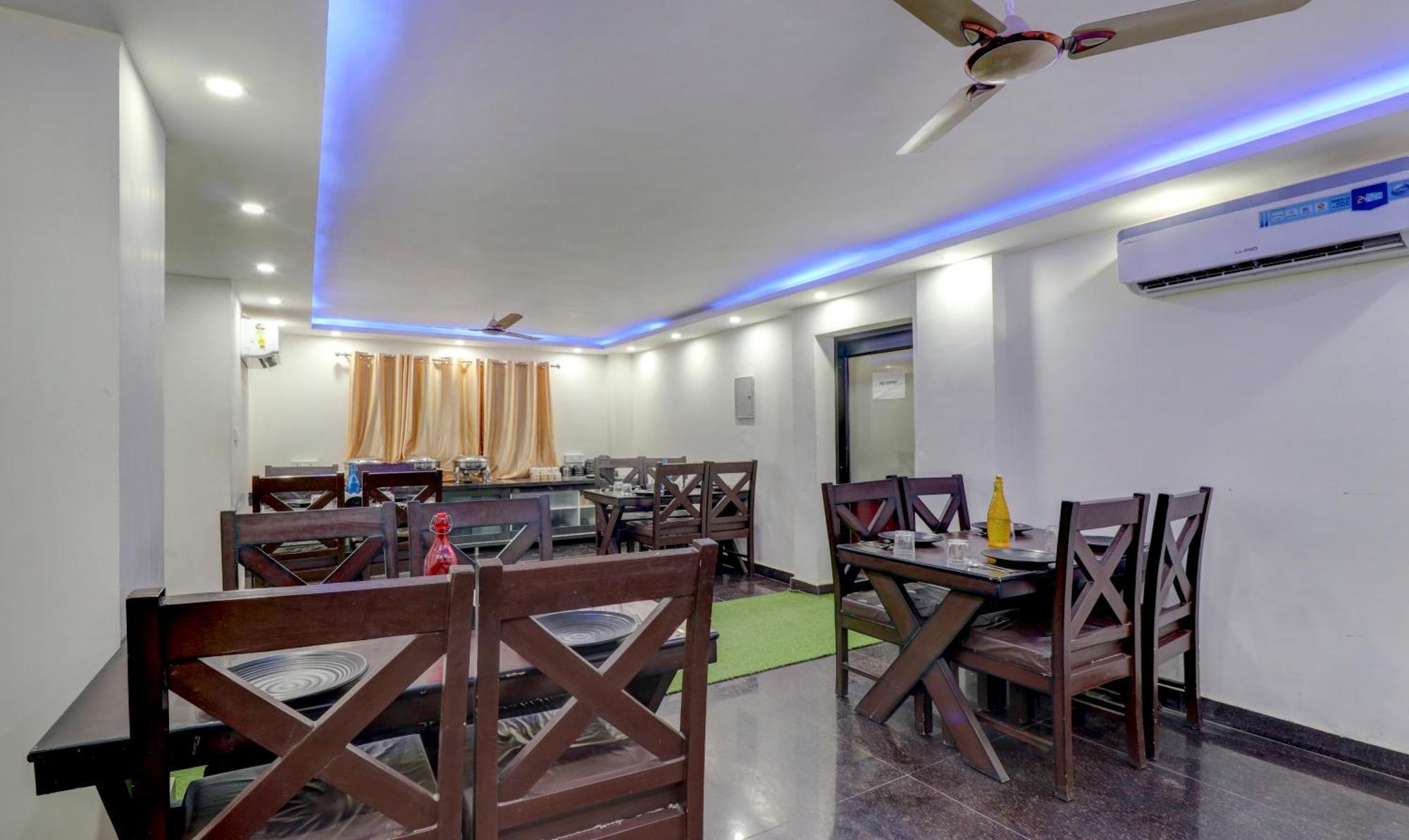 Super Townhouse Sushant Lok Phase 1 Formerly Hotel Neven Gurgaon Exterior photo