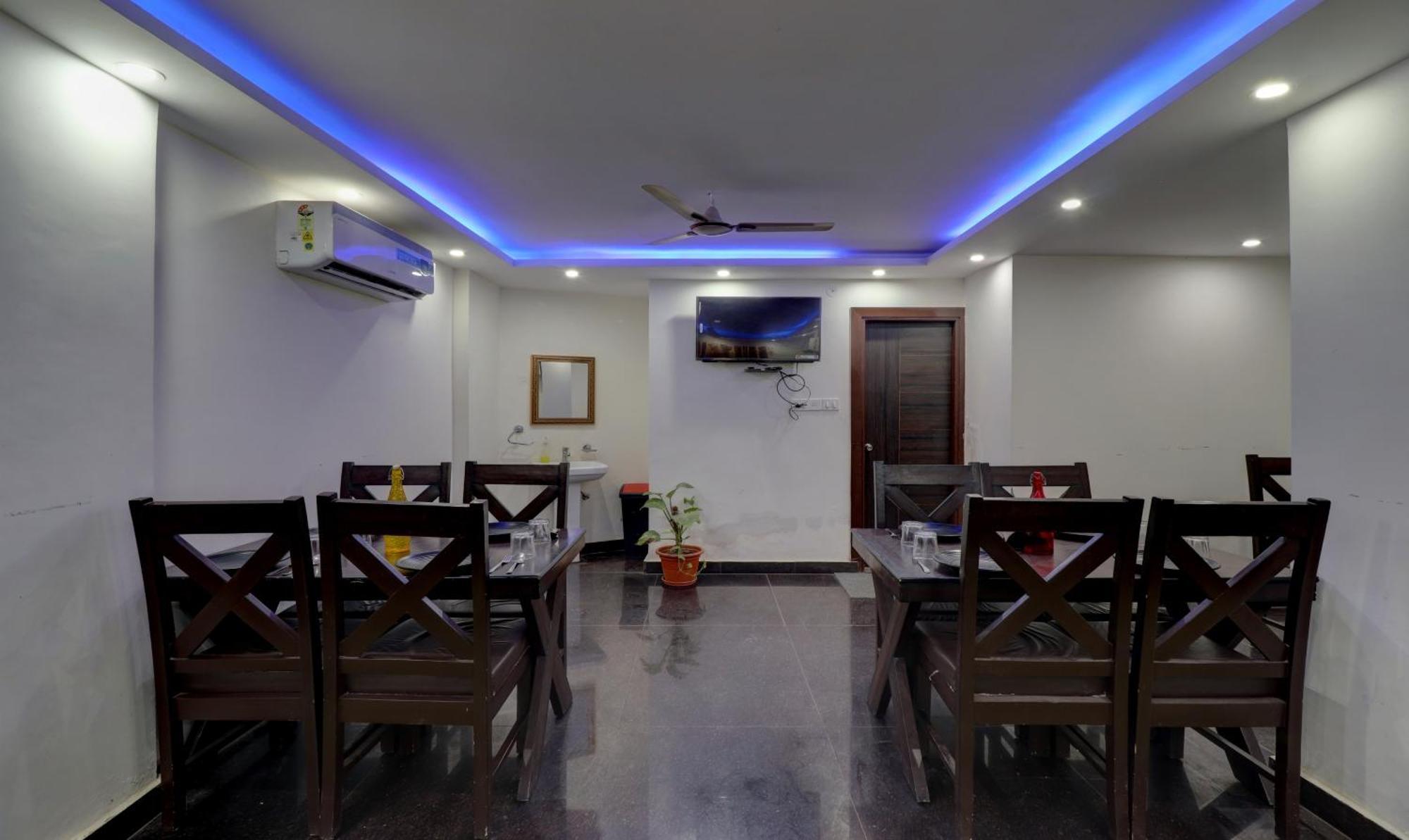 Super Townhouse Sushant Lok Phase 1 Formerly Hotel Neven Gurgaon Exterior photo