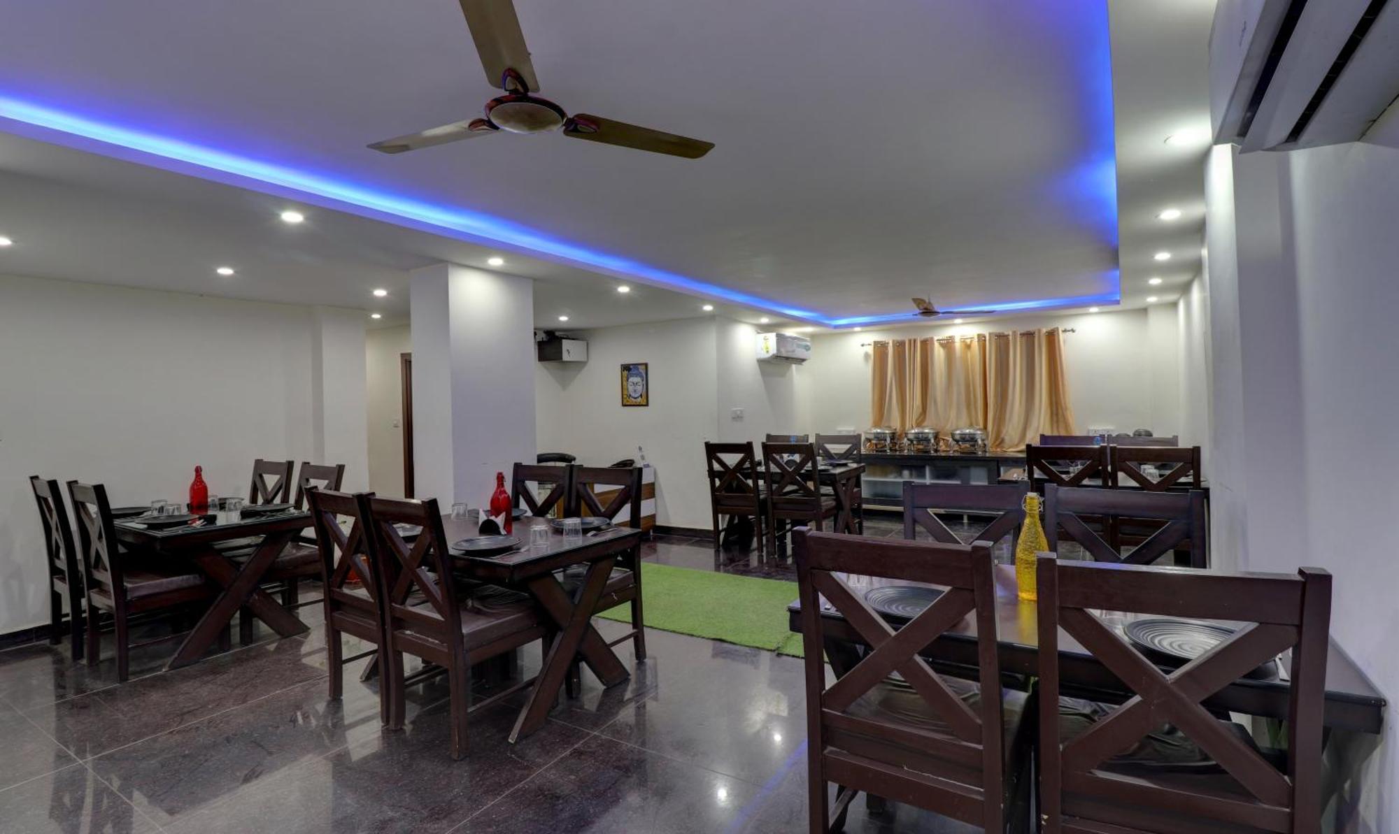 Super Townhouse Sushant Lok Phase 1 Formerly Hotel Neven Gurgaon Exterior photo