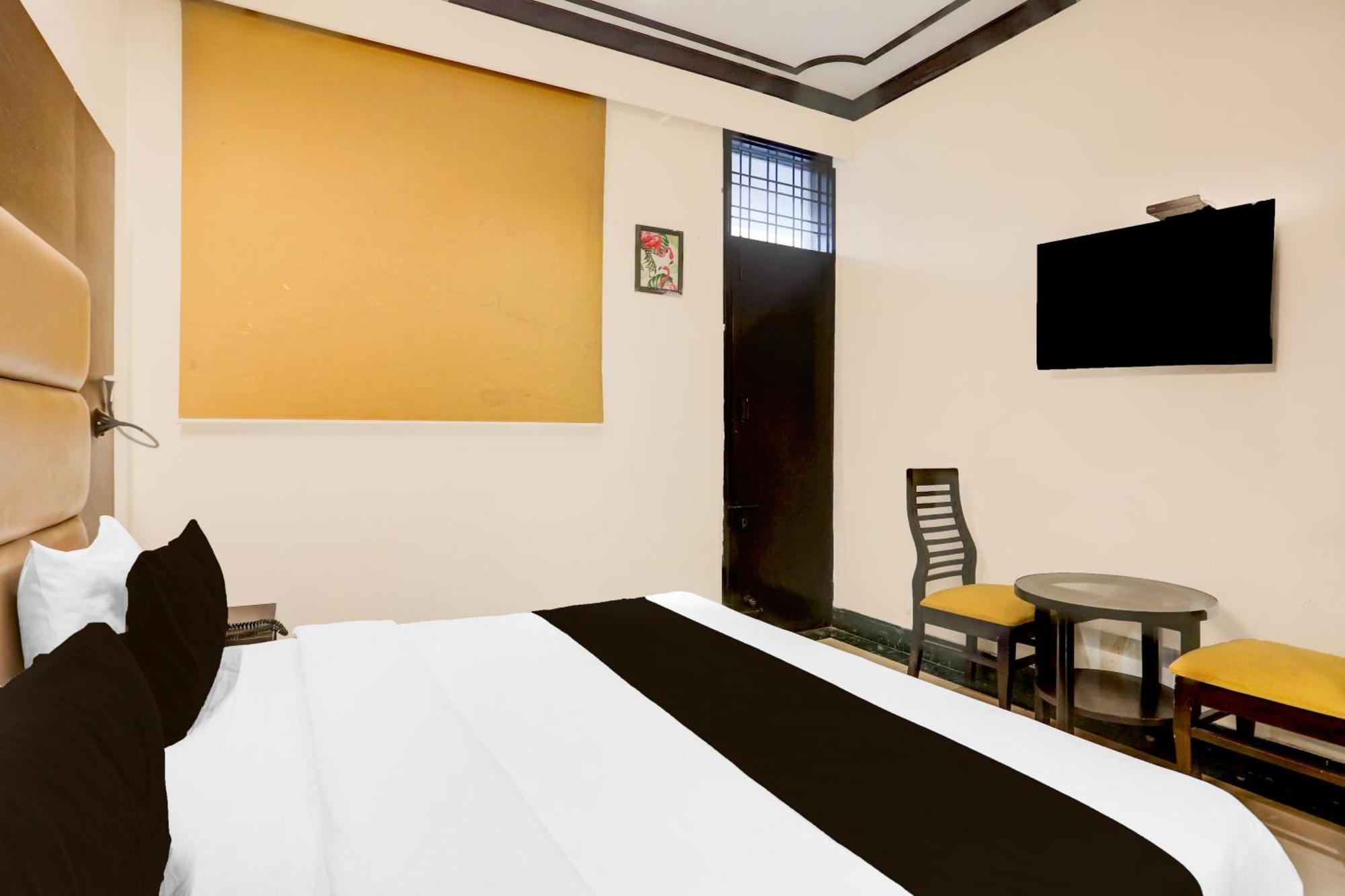 Super Townhouse Sushant Lok Phase 1 Formerly Hotel Neven Gurgaon Exterior photo