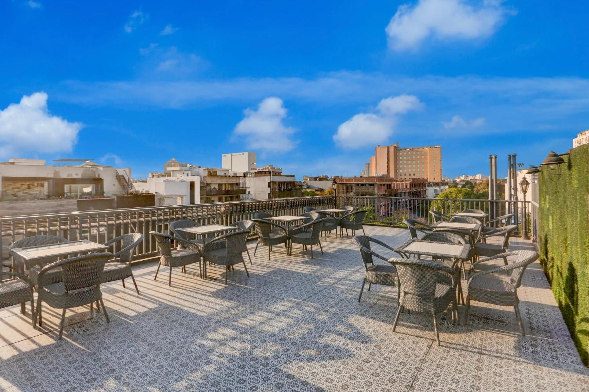 Super Townhouse Sushant Lok Phase 1 Formerly Hotel Neven Gurgaon Exterior photo