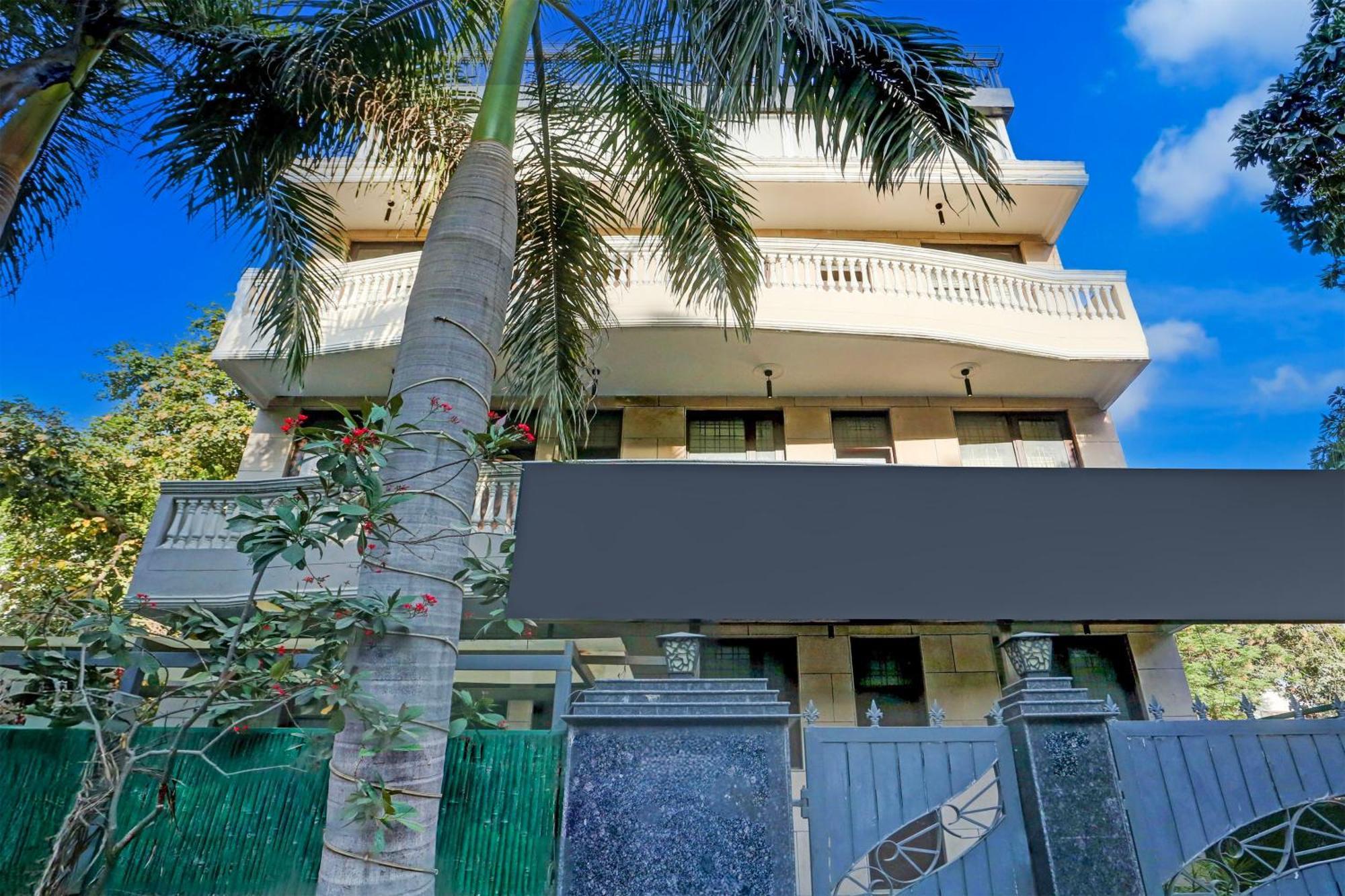 Super Townhouse Sushant Lok Phase 1 Formerly Hotel Neven Gurgaon Exterior photo